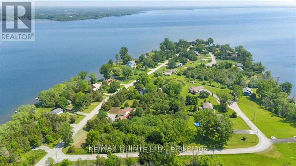 338 Sunrise Drive, Prince Edward County, Ontario  K8N 4Z7 - Photo 6 - X12390255