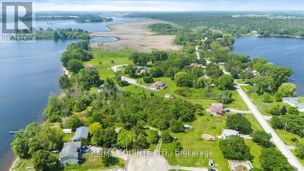 338 Sunrise Drive, Prince Edward County, Ontario  K8N 4Z7 - Photo 9 - X12390255