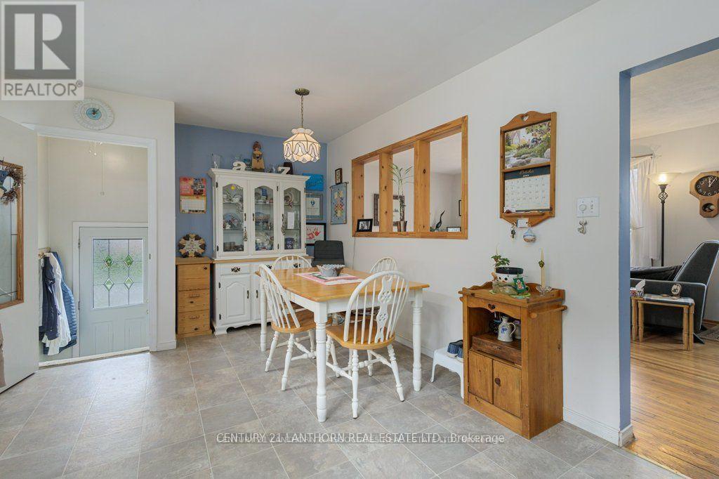 4 Highview Crescent, Belleville, Ontario  K8P 3G4 - Photo 10 - X12390556
