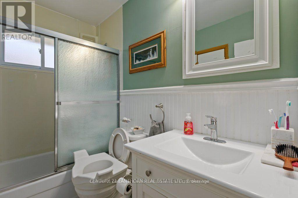 4 Highview Crescent, Belleville, Ontario  K8P 3G4 - Photo 13 - X12390556
