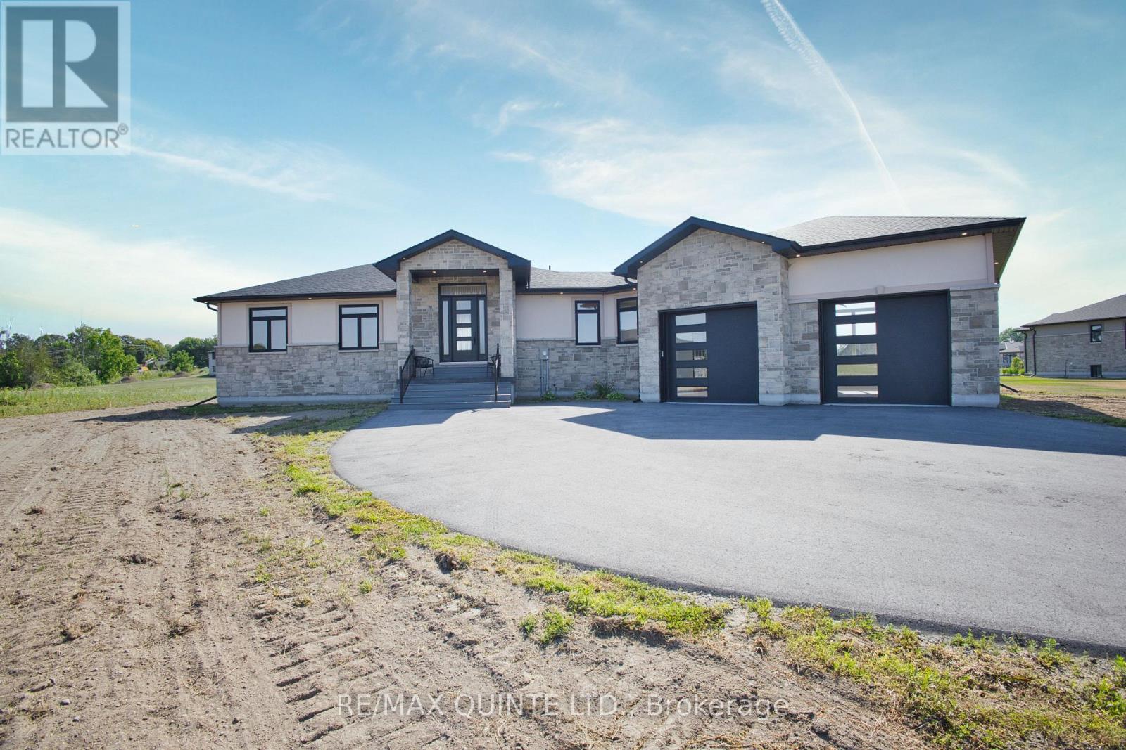 76 NAVIGATION DRIVE, Prince Edward County, Ontario