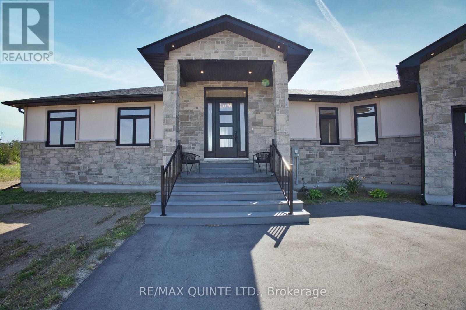 76 Navigation Drive, Prince Edward County, Ontario  K8N 0G1 - Photo 9 - X12390853