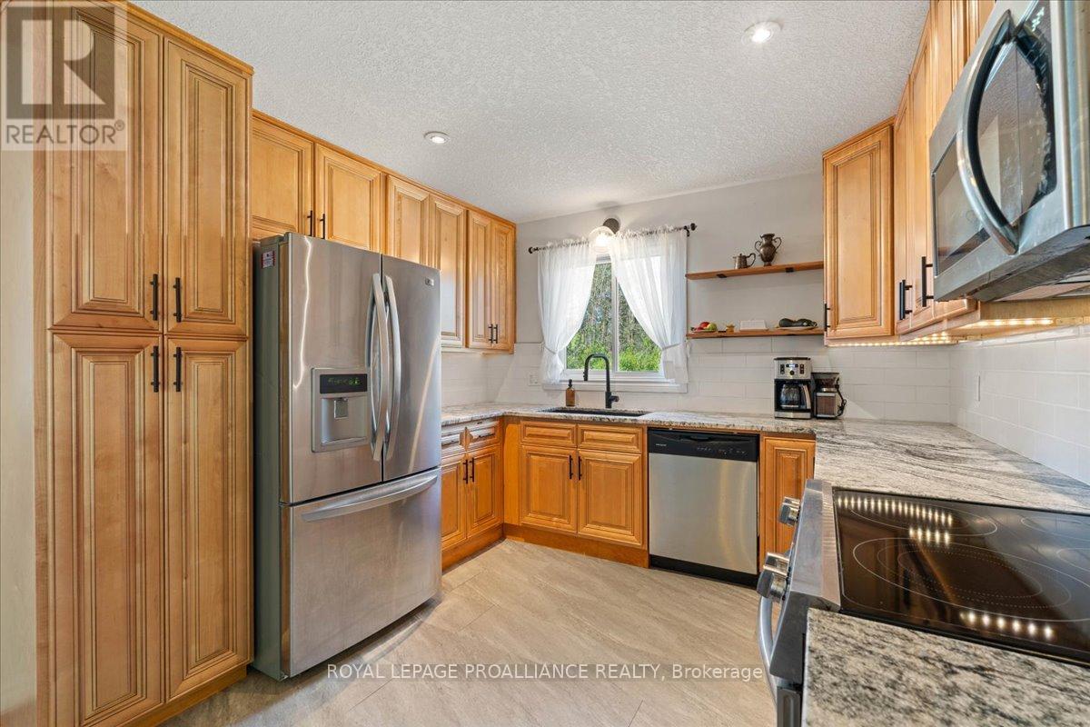 558 Aikins Road, Quinte West, Ontario  K8N 4Z2 - Photo 10 - X12391211