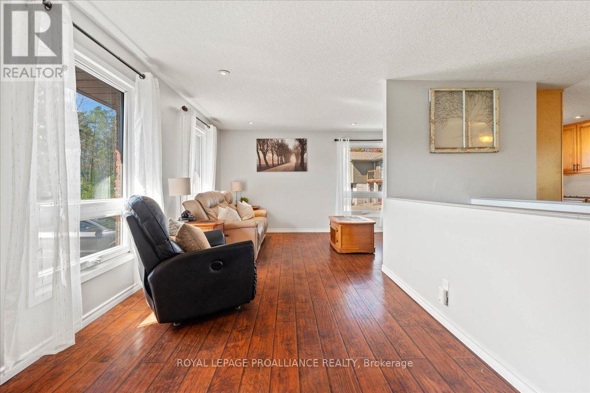 558 Aikins Road, Quinte West, Ontario  K8N 4Z2 - Photo 16 - X12391211