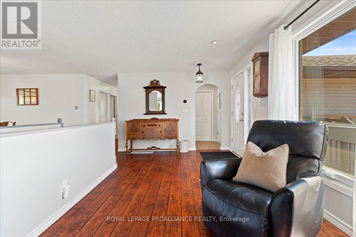 558 Aikins Road, Quinte West, Ontario  K8N 4Z2 - Photo 5 - X12391211