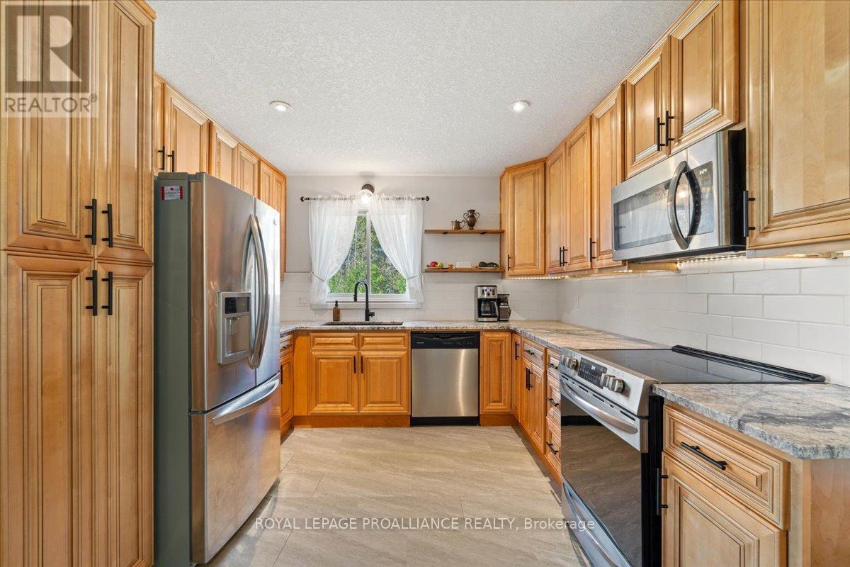 558 Aikins Road, Quinte West, Ontario  K8N 4Z2 - Photo 7 - X12391211