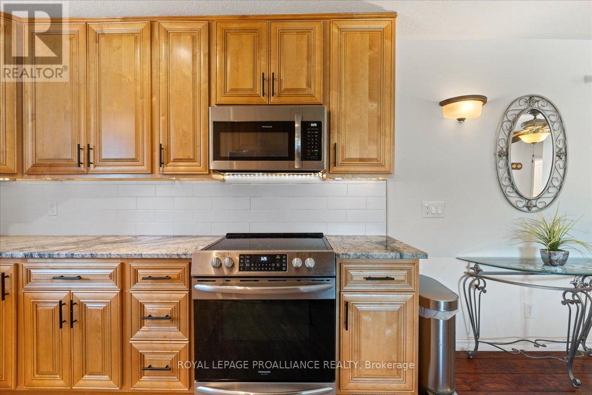 558 Aikins Road, Quinte West, Ontario  K8N 4Z2 - Photo 8 - X12391211