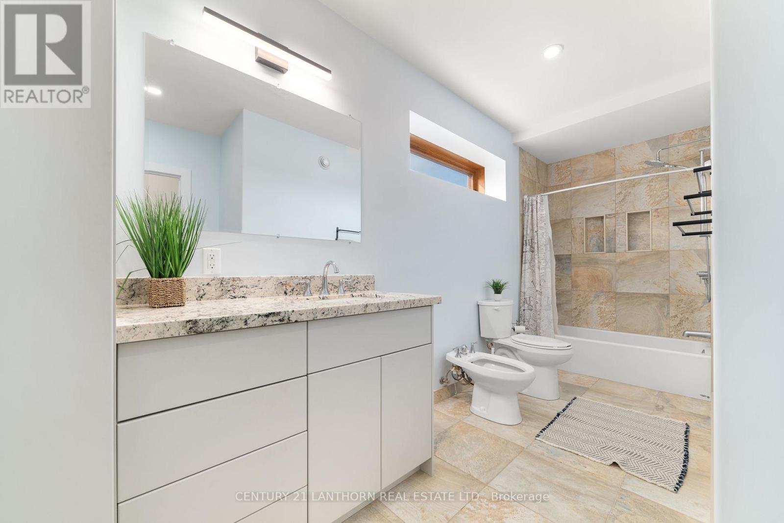 581 Frankford Road, Quinte West, Ontario  K0K 2B0 - Photo 39 - X12393418