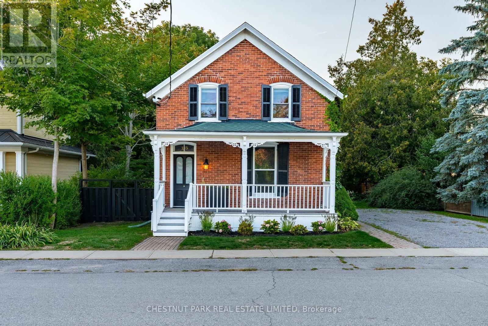 15 Jane Street, Prince Edward County, Ontario  K0K 2T0 - Photo 2 - X12393494