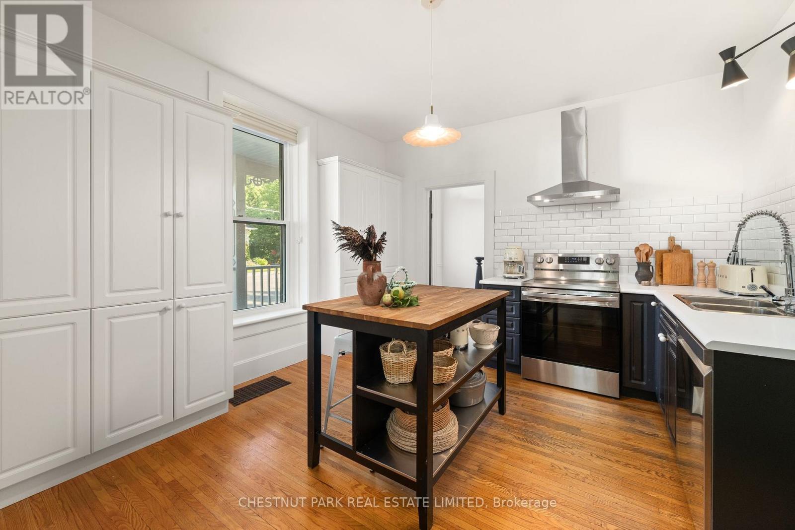 15 Jane Street, Prince Edward County, Ontario  K0K 2T0 - Photo 8 - X12393494