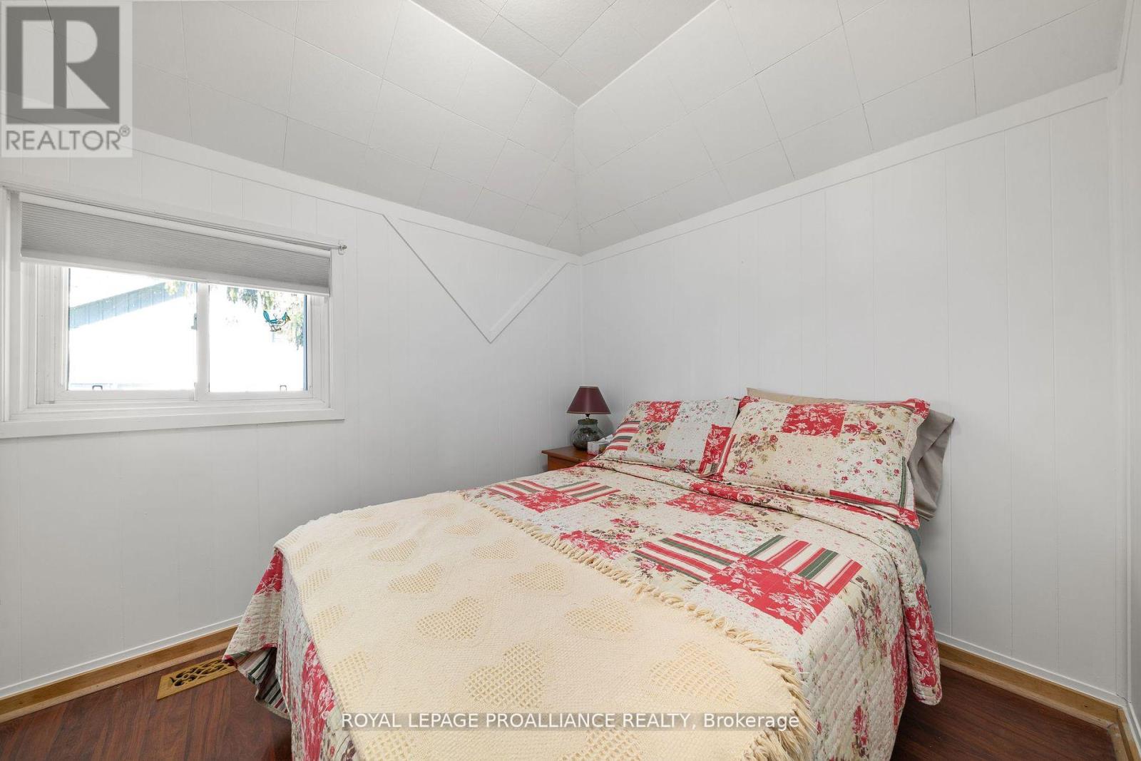 1051 Lakeside Drive, Prince Edward County, Ontario  K0K 1T0 - Photo 10 - X12393836