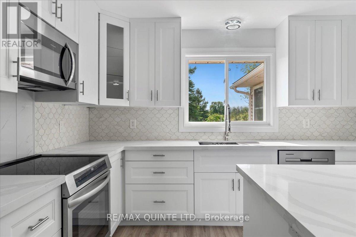737 County Road 18 Road, Prince Edward County, Ontario  K0K 1P0 - Photo 14 - X12394541