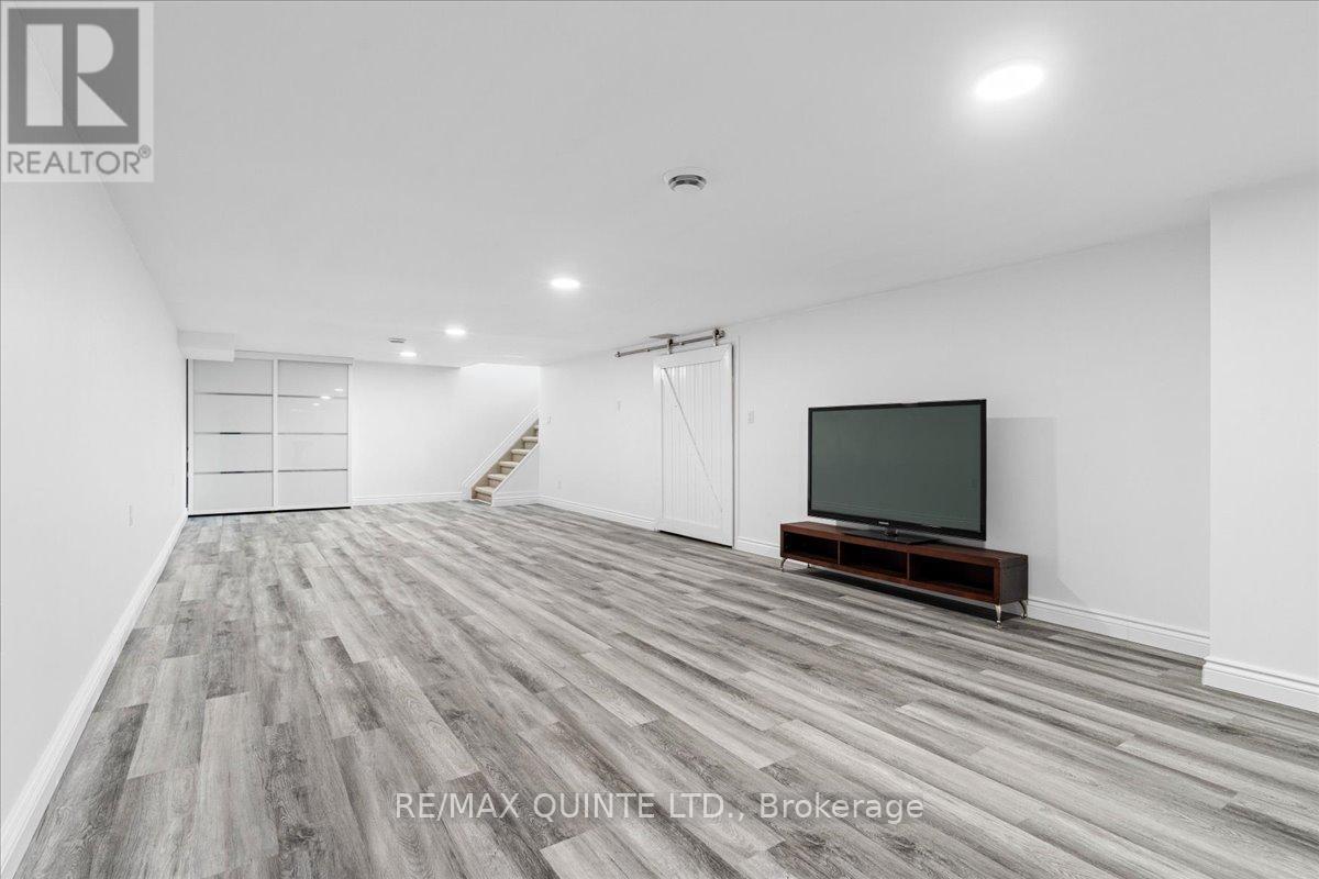 737 County Road 18 Road, Prince Edward County, Ontario  K0K 1P0 - Photo 37 - X12394541