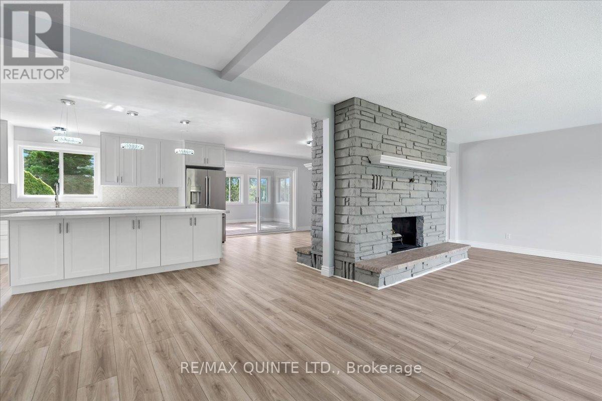 737 County Road 18 Road, Prince Edward County, Ontario  K0K 1P0 - Photo 4 - X12394541