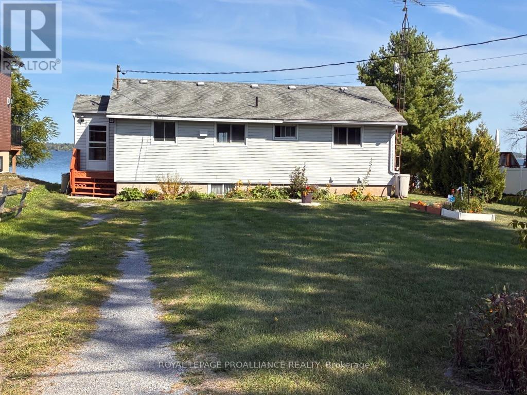 211 Prinyers Cove Crescent, Prince Edward County, Ontario  K0K 2T0 - Photo 10 - X12395062
