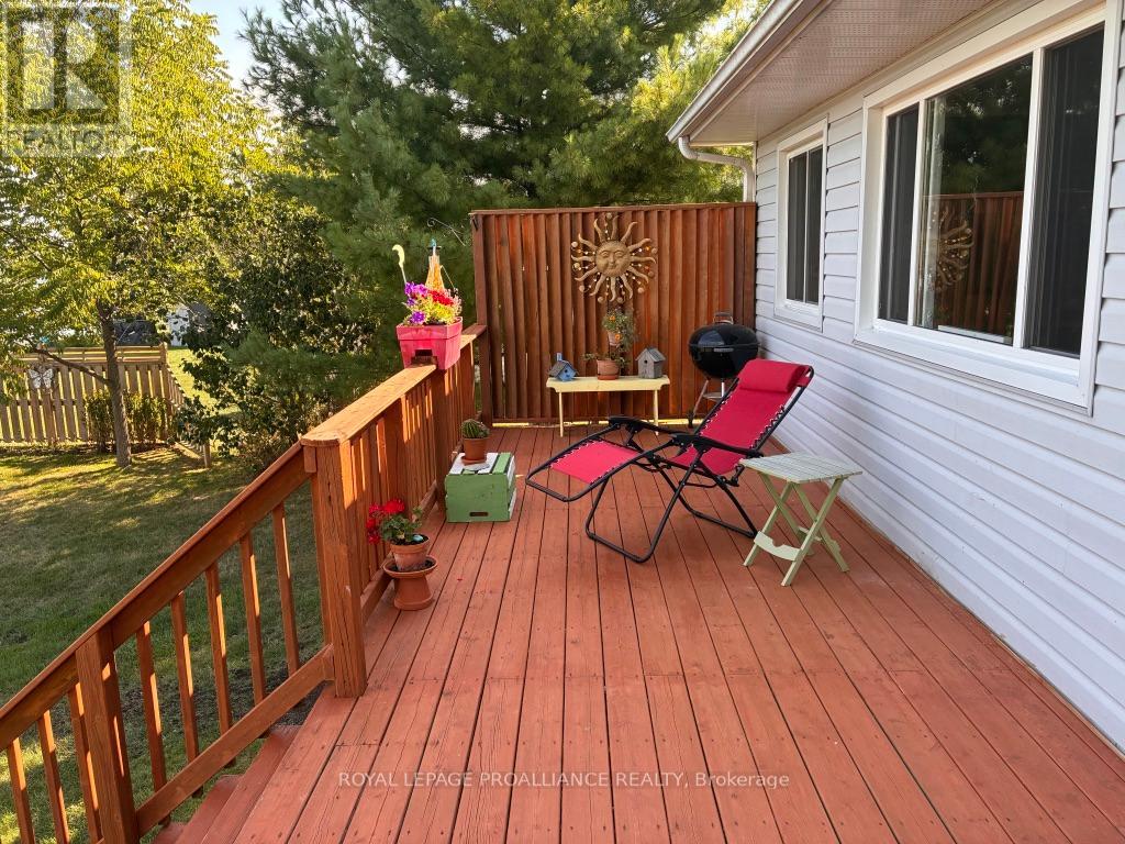 211 Prinyers Cove Crescent, Prince Edward County, Ontario  K0K 2T0 - Photo 14 - X12395062