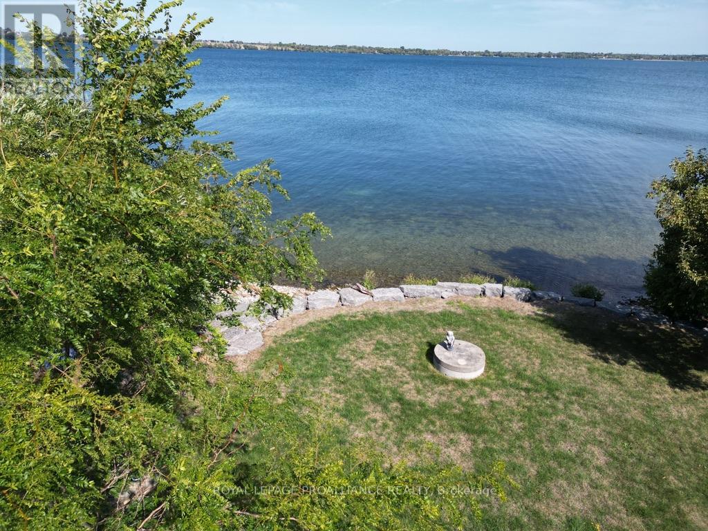 211 Prinyers Cove Crescent, Prince Edward County, Ontario  K0K 2T0 - Photo 15 - X12395062