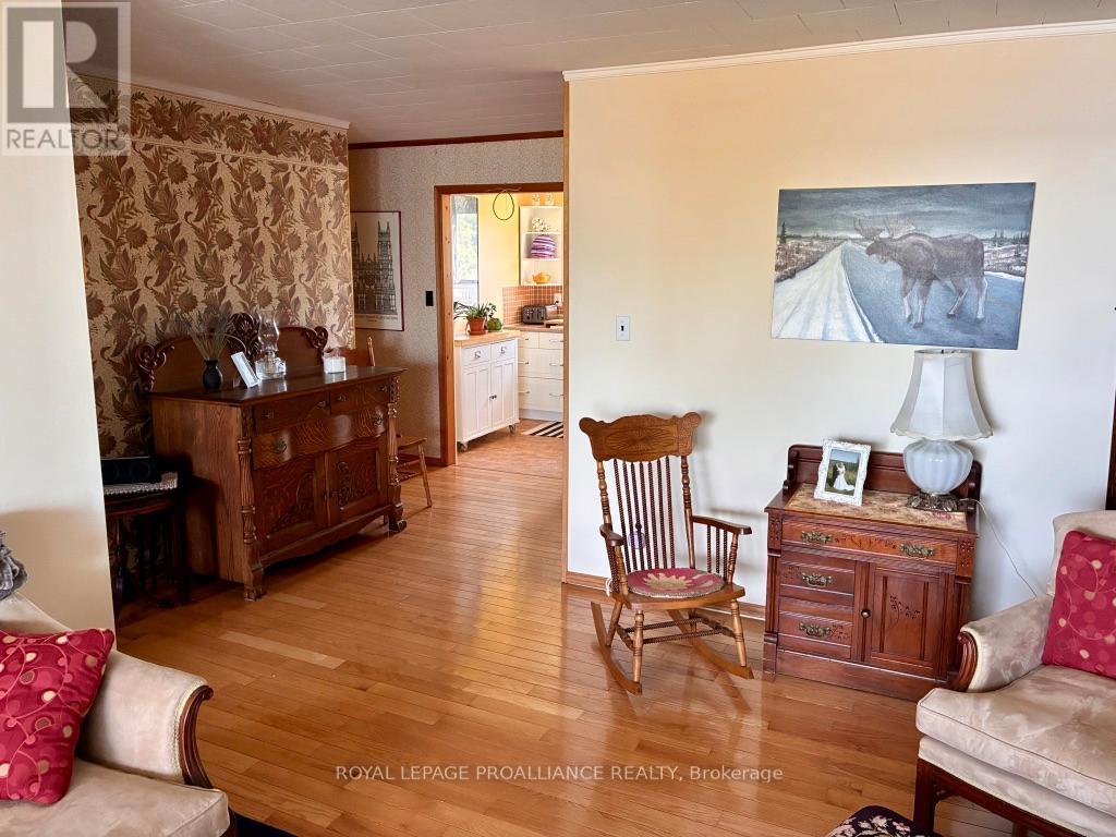 211 Prinyers Cove Crescent, Prince Edward County, Ontario  K0K 2T0 - Photo 20 - X12395062