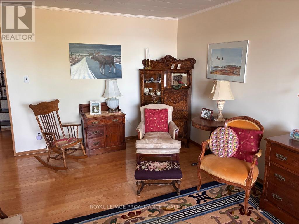 211 Prinyers Cove Crescent, Prince Edward County, Ontario  K0K 2T0 - Photo 21 - X12395062