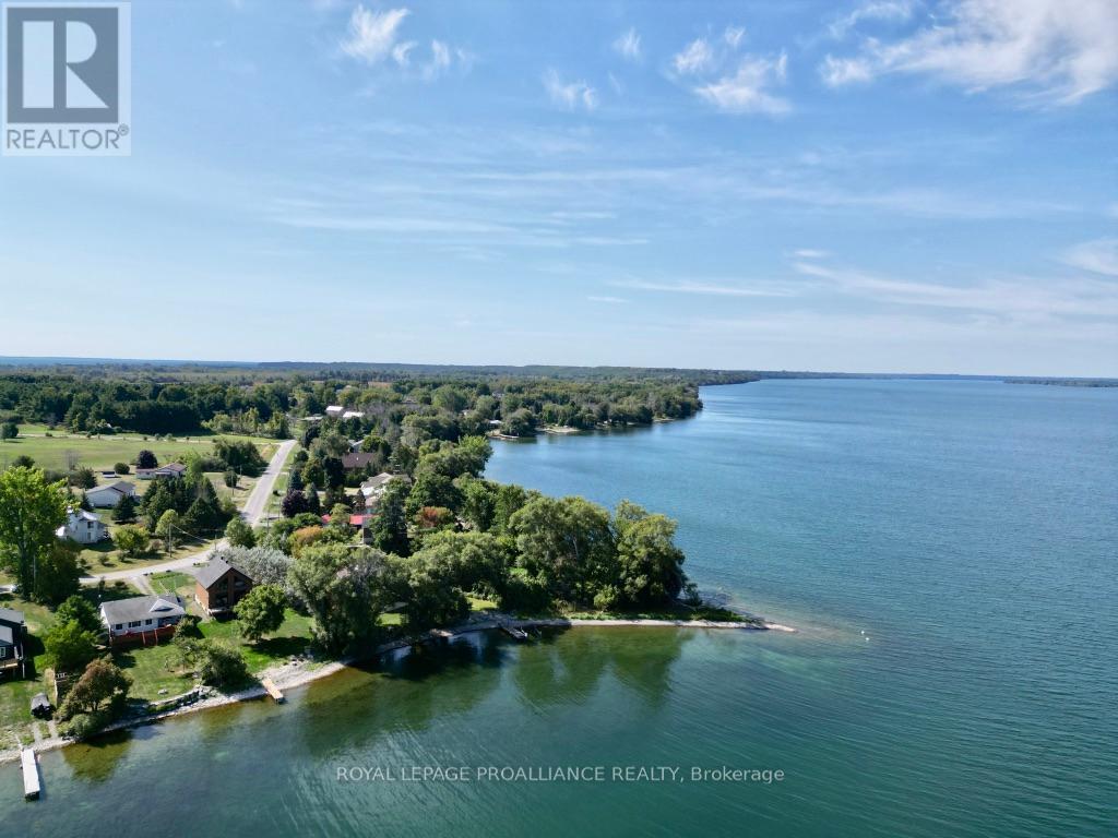 211 Prinyers Cove Crescent, Prince Edward County, Ontario  K0K 2T0 - Photo 4 - X12395062