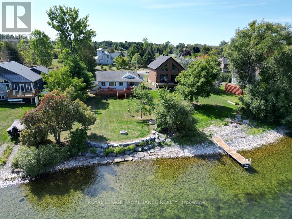 211 Prinyers Cove Crescent, Prince Edward County, Ontario  K0K 2T0 - Photo 5 - X12395062