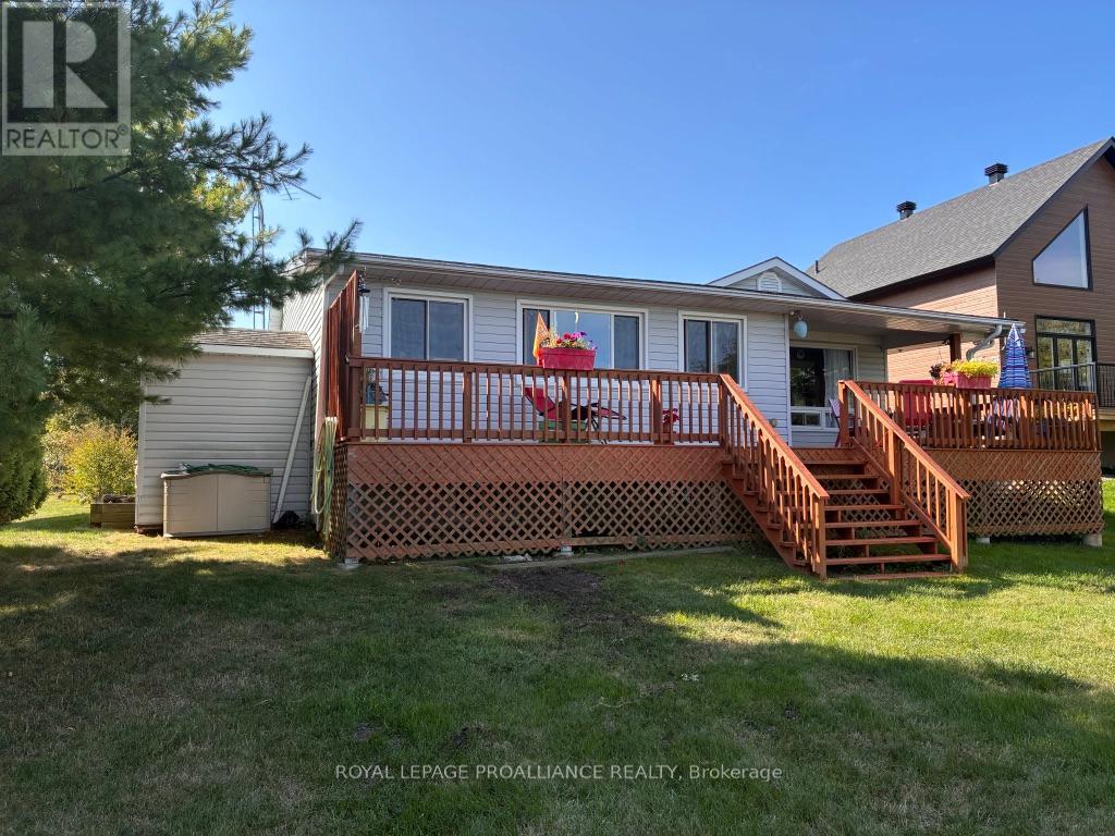 211 Prinyers Cove Crescent, Prince Edward County, Ontario  K0K 2T0 - Photo 7 - X12395062