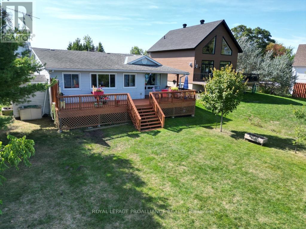 211 Prinyers Cove Crescent, Prince Edward County, Ontario  K0K 2T0 - Photo 8 - X12395062