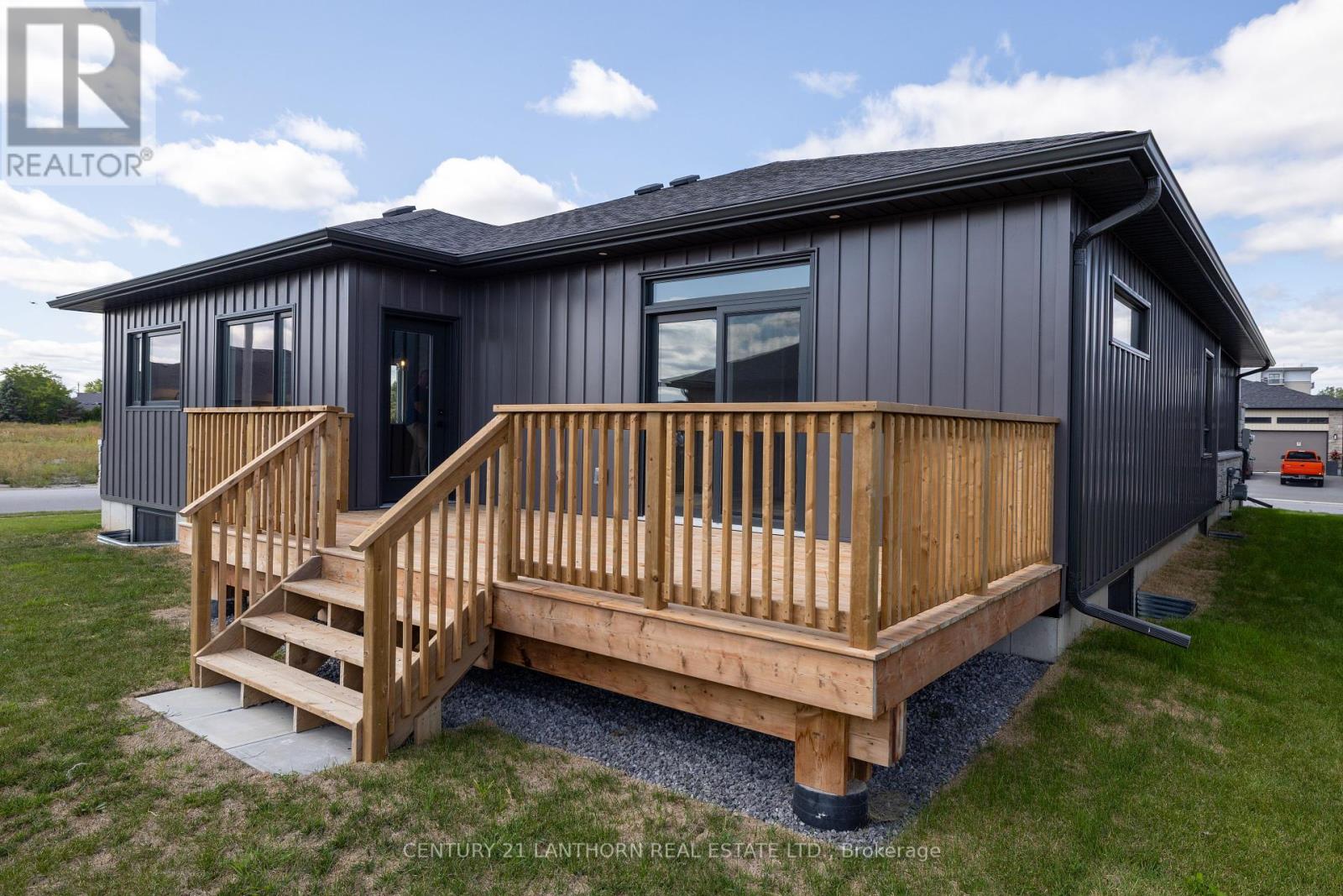 60 Hastings Park Drive, Belleville, Ontario  K8P 0H7 - Photo 21 - X12396269