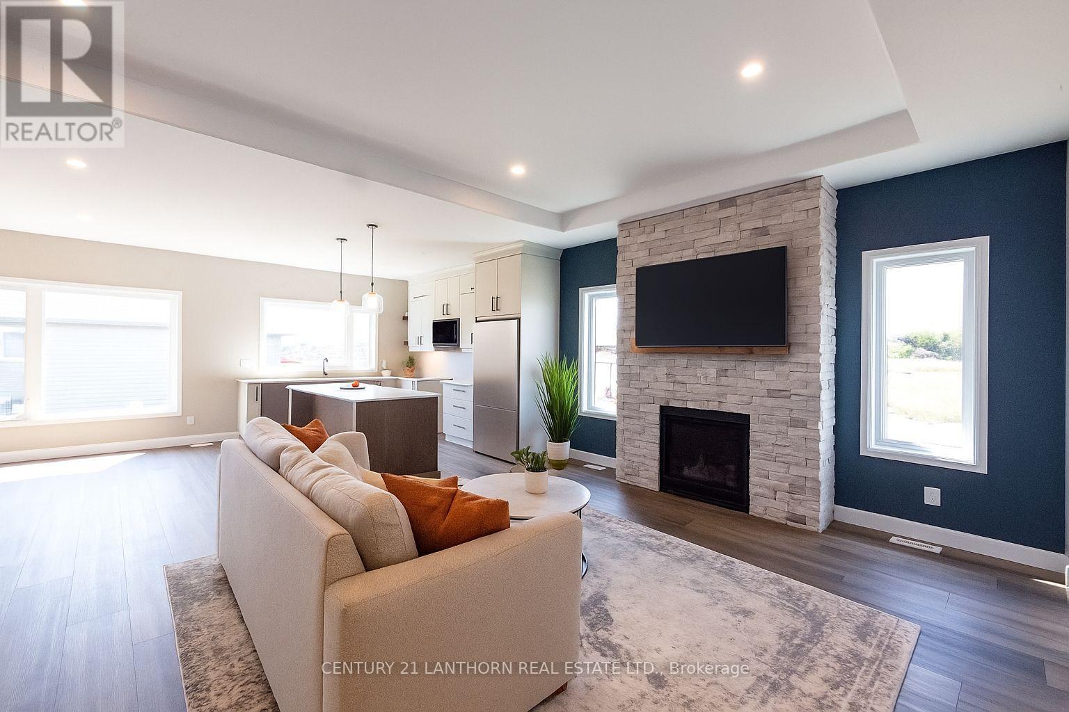 60 Hastings Park Drive, Belleville, Ontario  K8P 0H7 - Photo 7 - X12396269