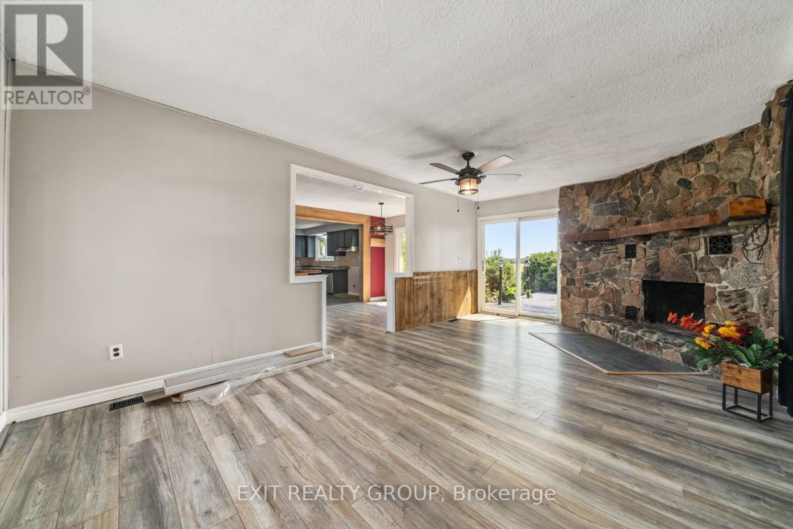 280 Massassauga Road, Prince Edward County, Ontario  K8N 4Z7 - Photo 12 - X12396386