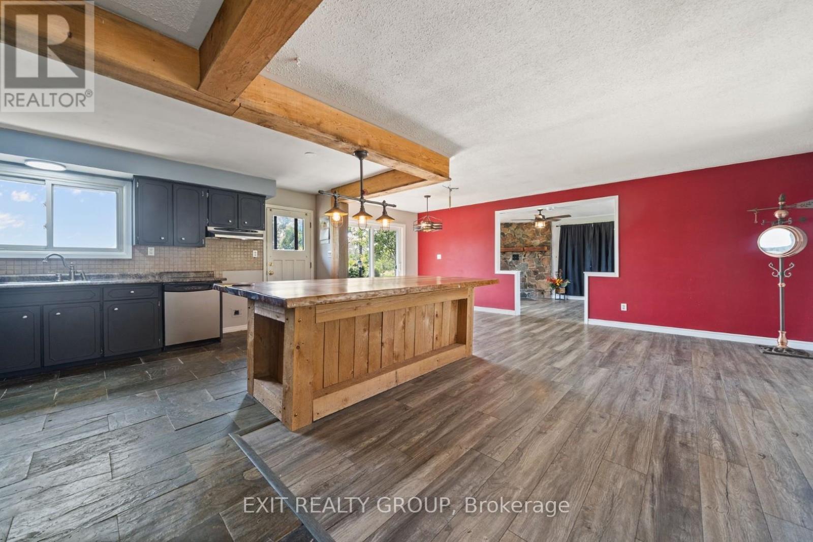 280 Massassauga Road, Prince Edward County, Ontario  K8N 4Z7 - Photo 14 - X12396386