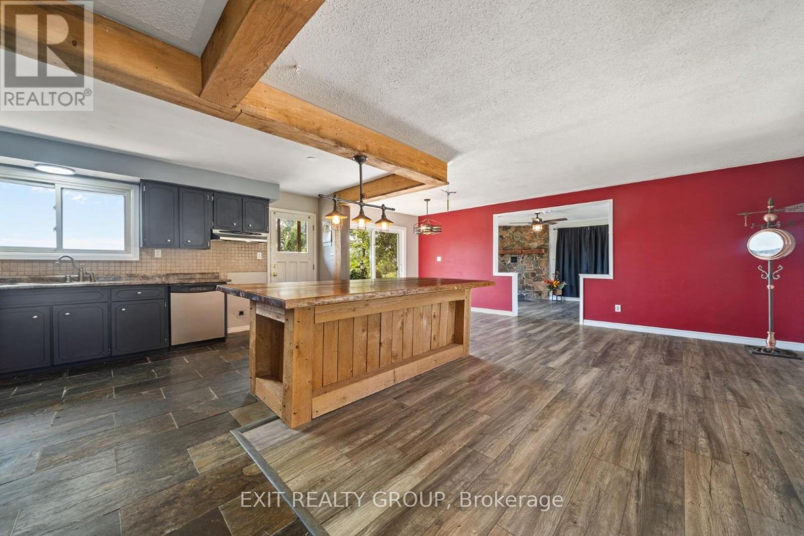 280 Massassauga Road, Prince Edward County, Ontario  K8N 4Z7 - Photo 16 - X12396386