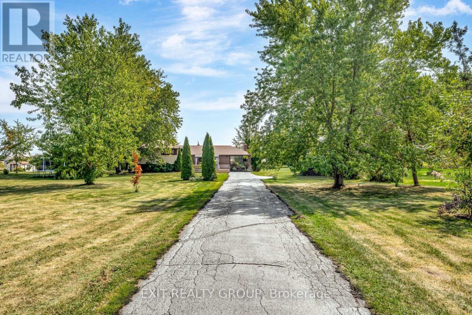 280 Massassauga Road, Prince Edward County, Ontario  K8N 4Z7 - Photo 3 - X12396386