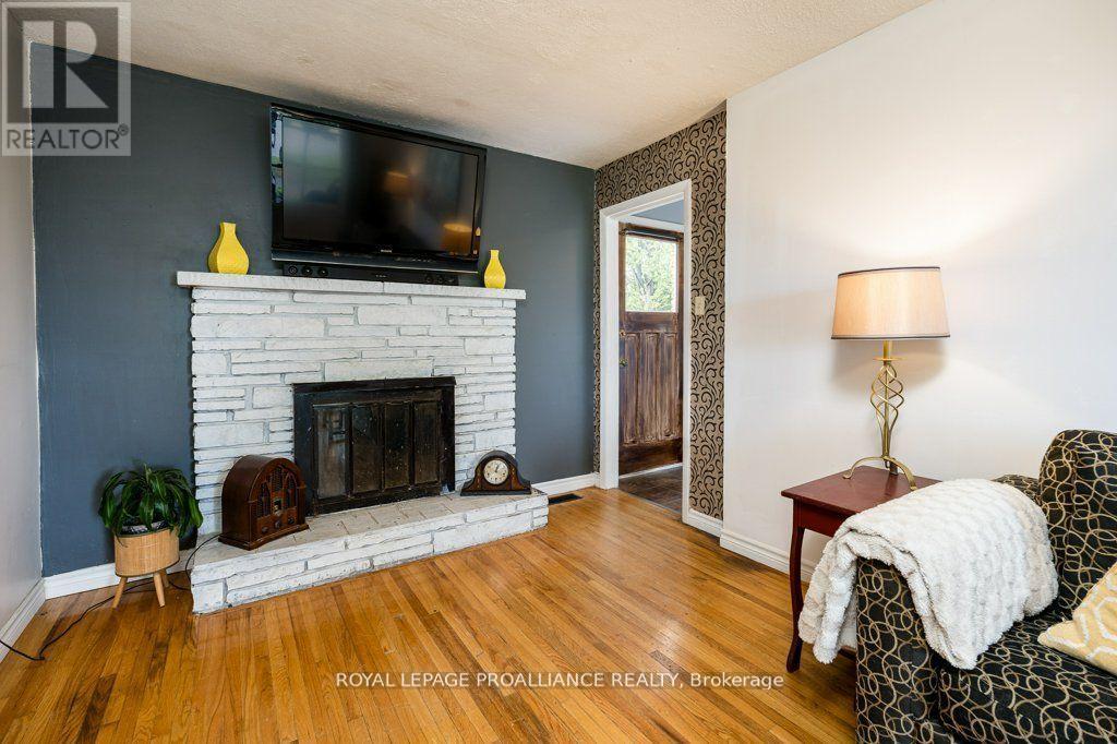 44 Sidney Street, Belleville, Ontario  K8P 3Y8 - Photo 18 - X12396507