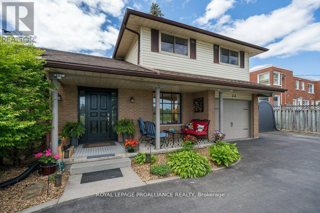 44 Sidney Street, Belleville, Ontario  K8P 3Y8 - Photo 3 - X12396507