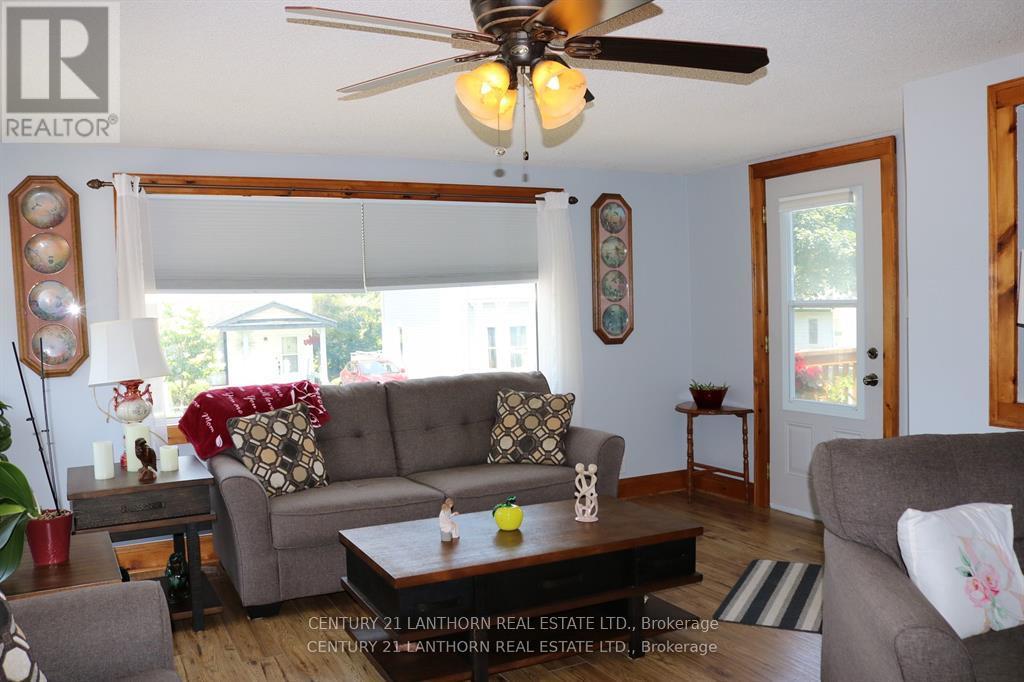 13 St Philip Street, Prince Edward County, Ontario  K0K 2P0 - Photo 10 - X12396872