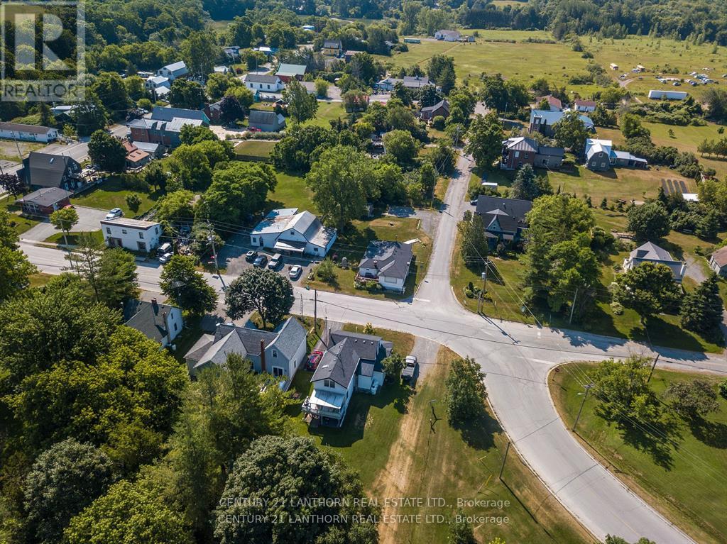 13 St Philip Street, Prince Edward County, Ontario  K0K 2P0 - Photo 3 - X12396872
