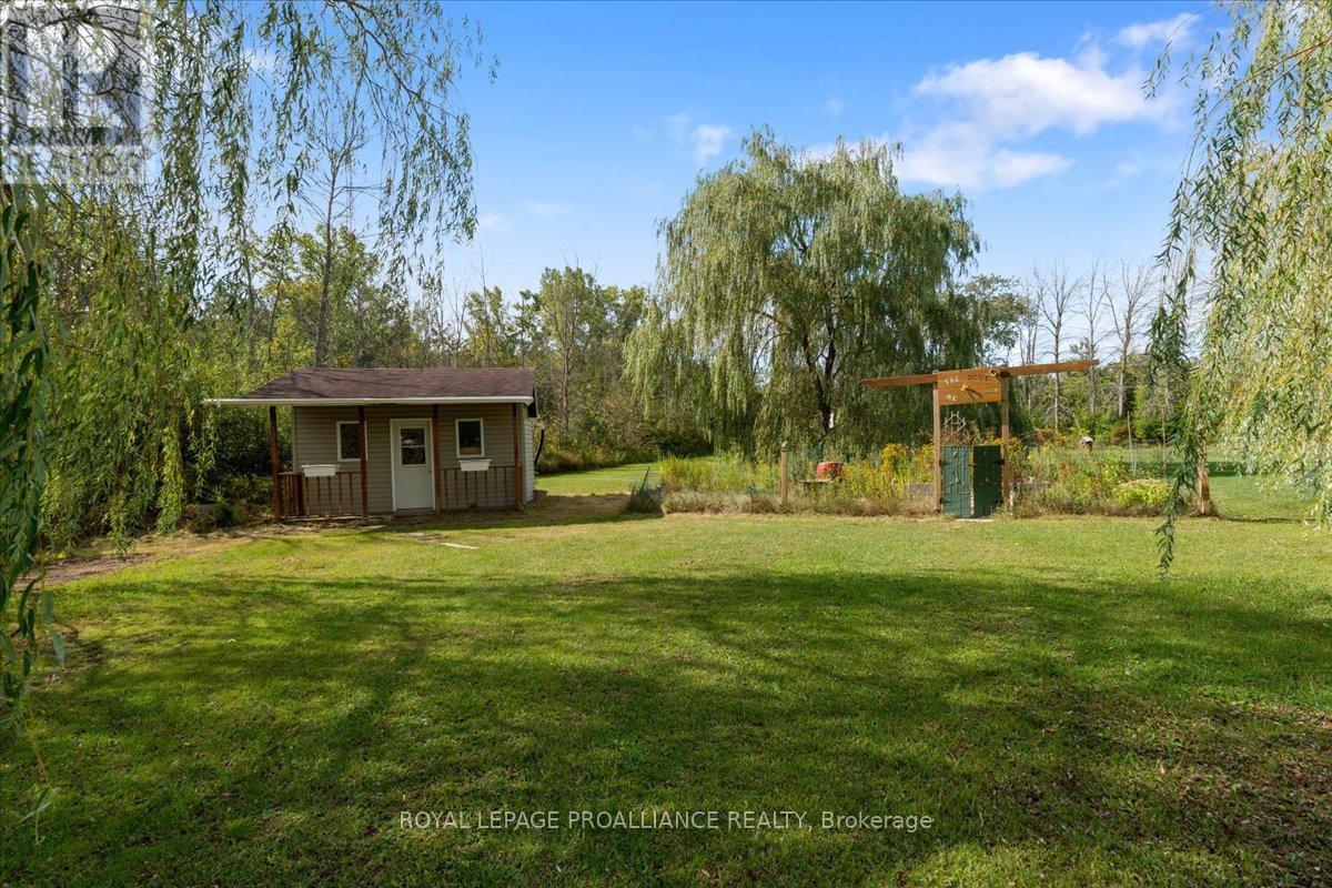 685 County Road 28, Prince Edward County, Ontario  K8N 4Z7 - Photo 40 - X12397231