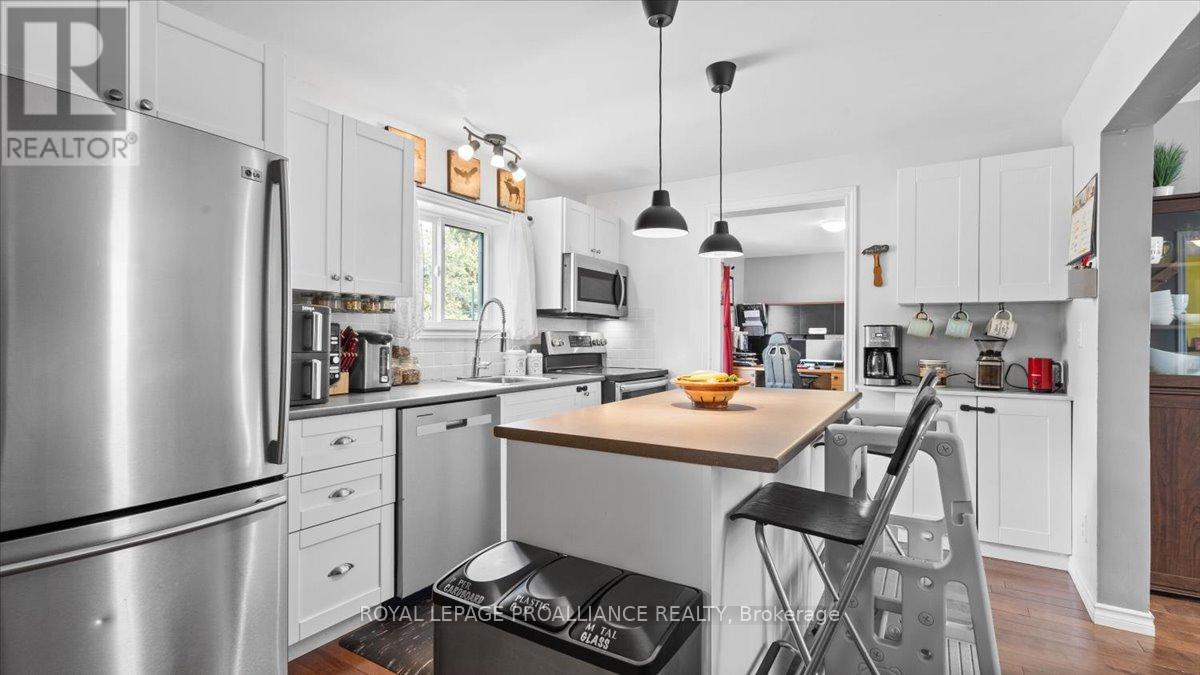 12 Scott Avenue, Quinte West, Ontario  K0K 2C0 - Photo 18 - X12398199