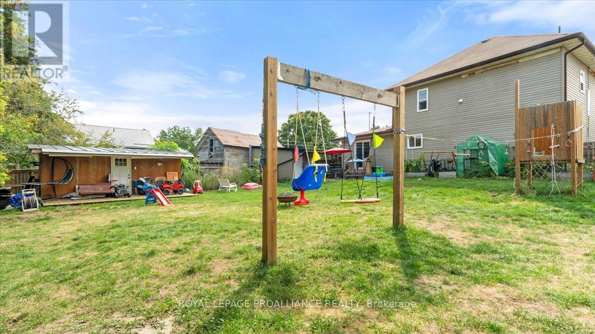12 Scott Avenue, Quinte West, Ontario  K0K 2C0 - Photo 38 - X12398199