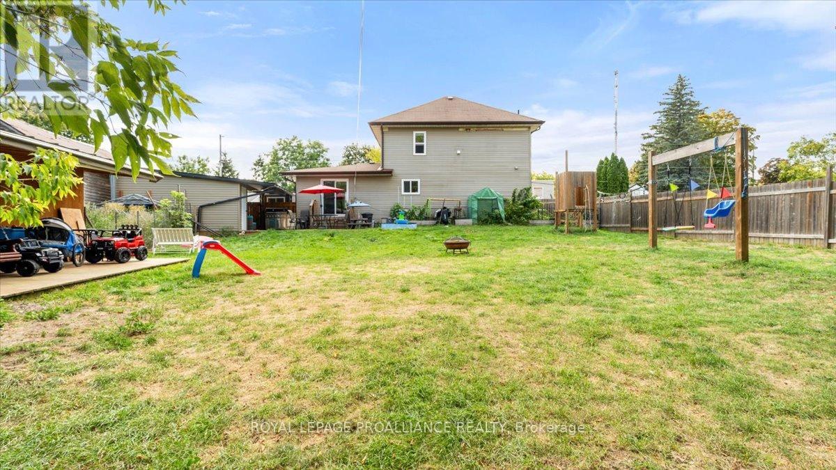 12 Scott Avenue, Quinte West, Ontario  K0K 2C0 - Photo 39 - X12398199
