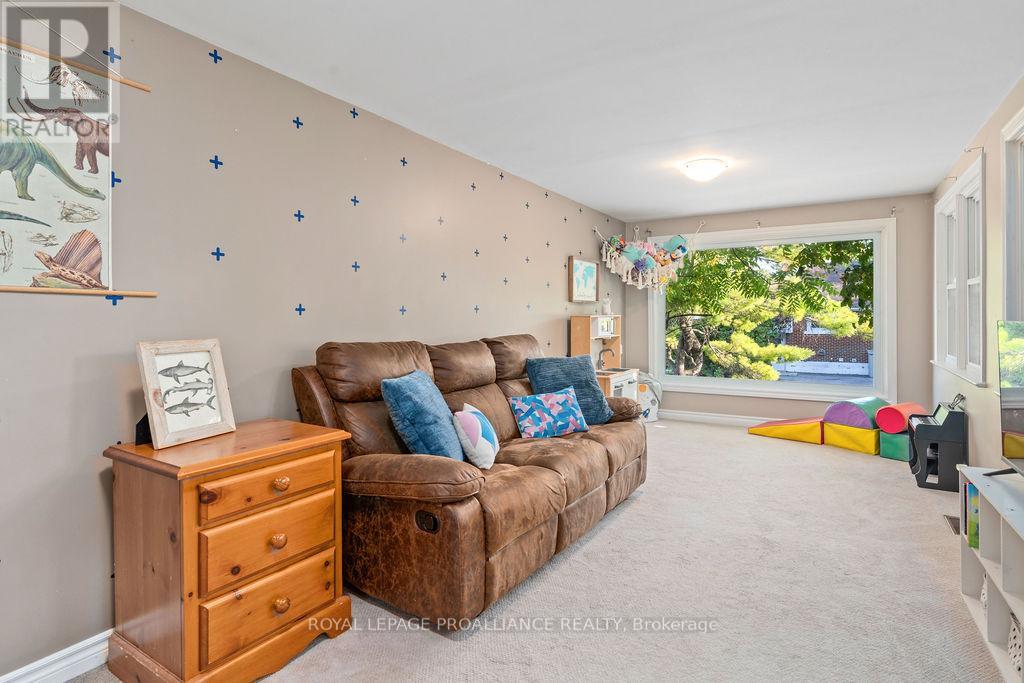 18 Reynolds Crescent, Belleville, Ontario  K8P 2W7 - Photo 27 - X12398374