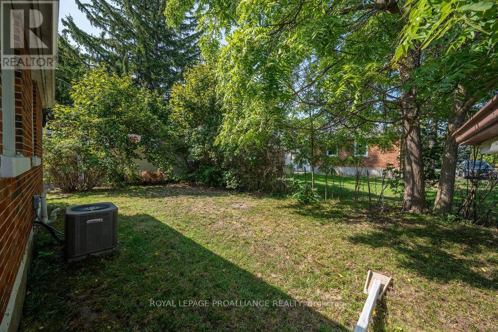 18 Reynolds Crescent, Belleville, Ontario  K8P 2W7 - Photo 40 - X12398374