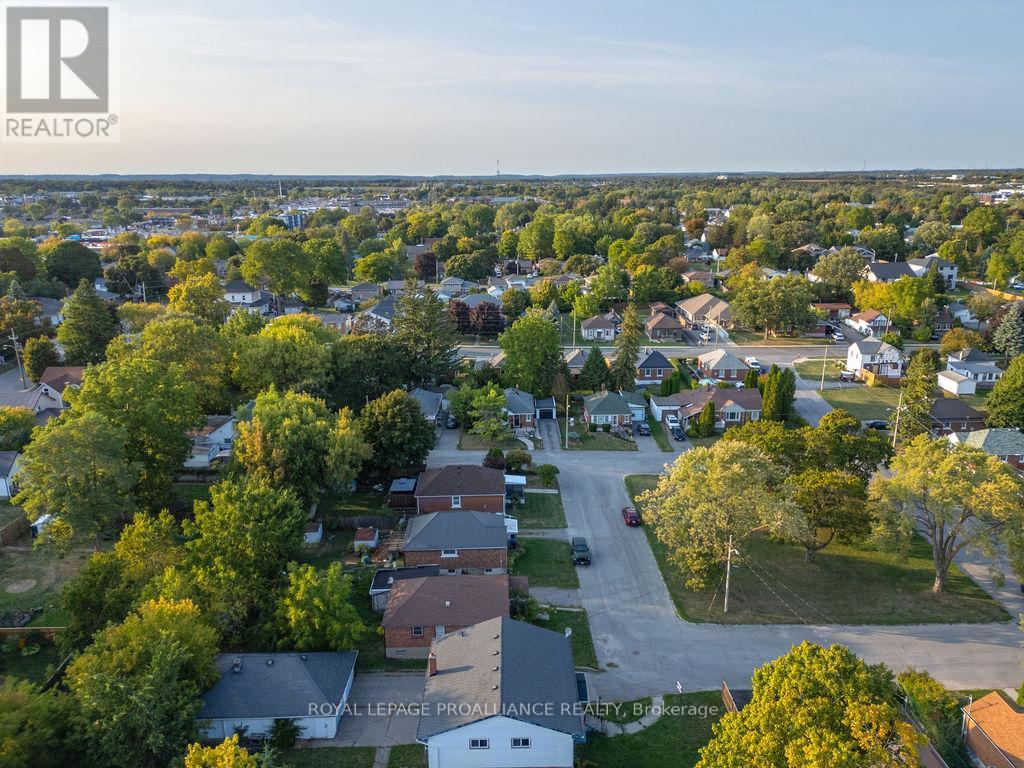 18 Reynolds Crescent, Belleville, Ontario  K8P 2W7 - Photo 48 - X12398374