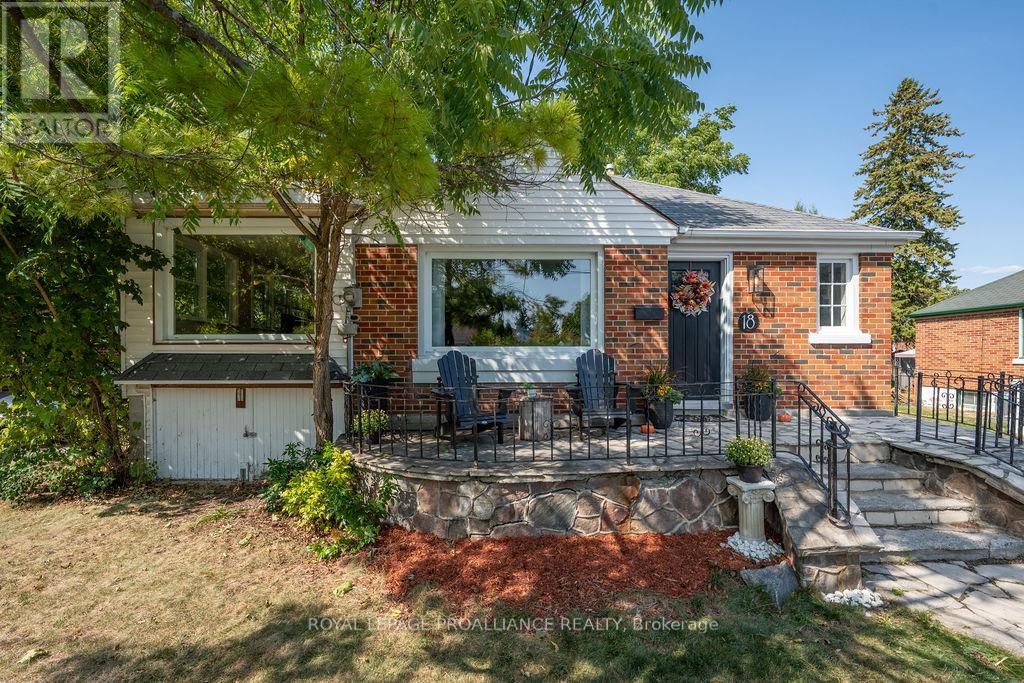 18 Reynolds Crescent, Belleville, Ontario  K8P 2W7 - Photo 6 - X12398374