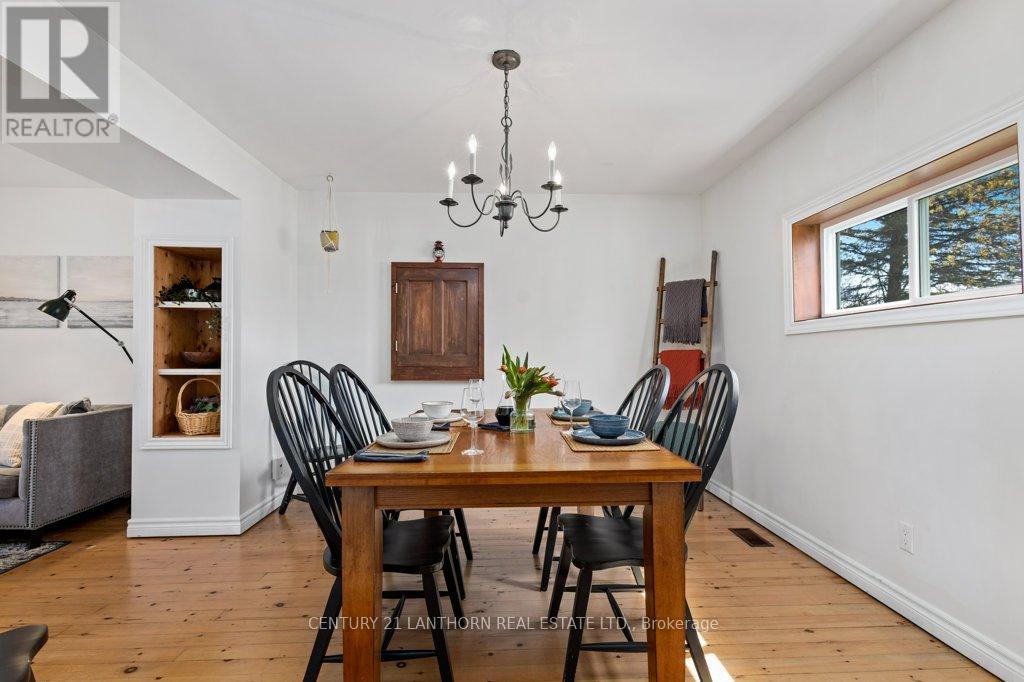 986 Black Road, Prince Edward County, Ontario  K0K 1W0 - Photo 14 - X12398881