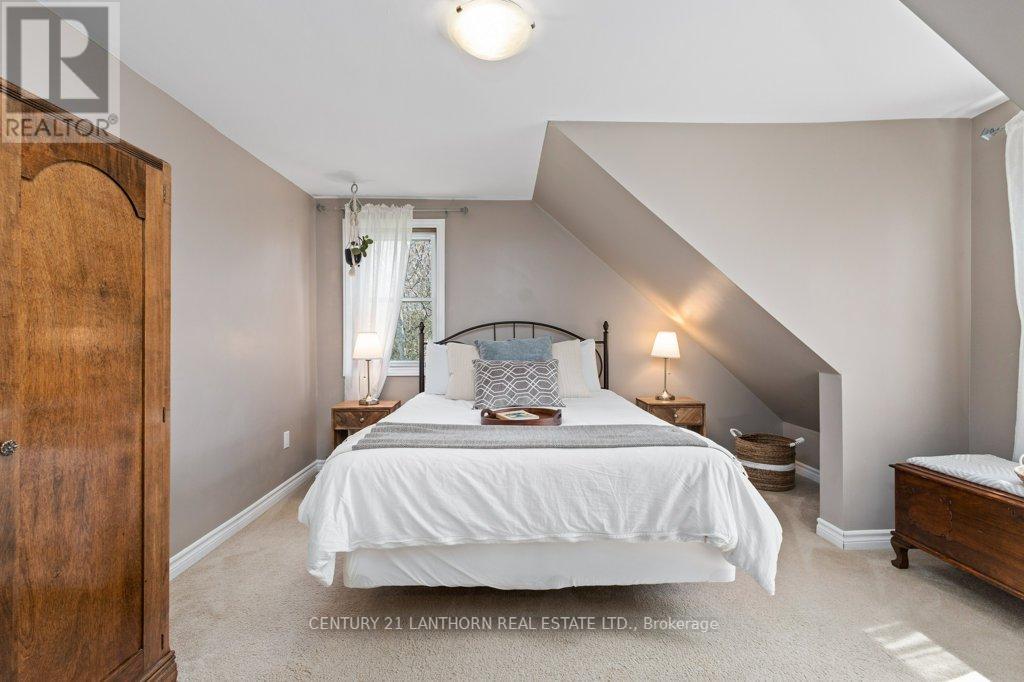 986 Black Road, Prince Edward County, Ontario  K0K 1W0 - Photo 25 - X12398881