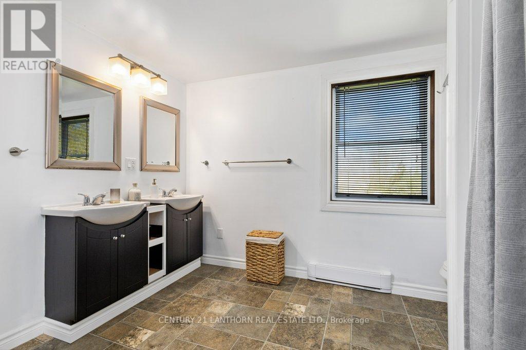 986 Black Road, Prince Edward County, Ontario  K0K 1W0 - Photo 29 - X12398881