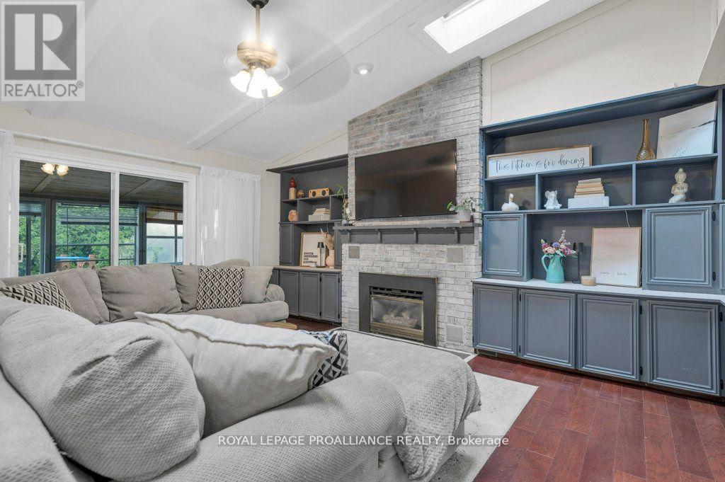 306 Bleecker Avenue, Belleville, Ontario  K8N 3V4 - Photo 15 - X12399442