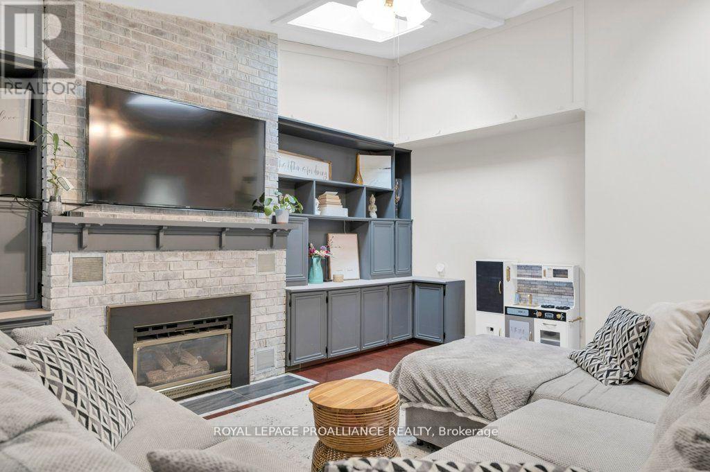 306 Bleecker Avenue, Belleville, Ontario  K8N 3V4 - Photo 17 - X12399442